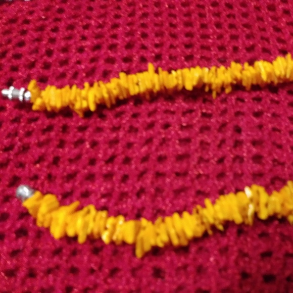 NECKLACE- YELLOW SEA STONES - Picture 2 of 4